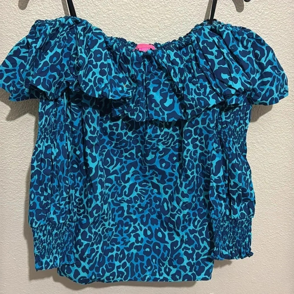Lilly Pulitzer Beatrix Off-the Shoulder Top in Oyster Bay Navy Leopard - Picture 3 of 7